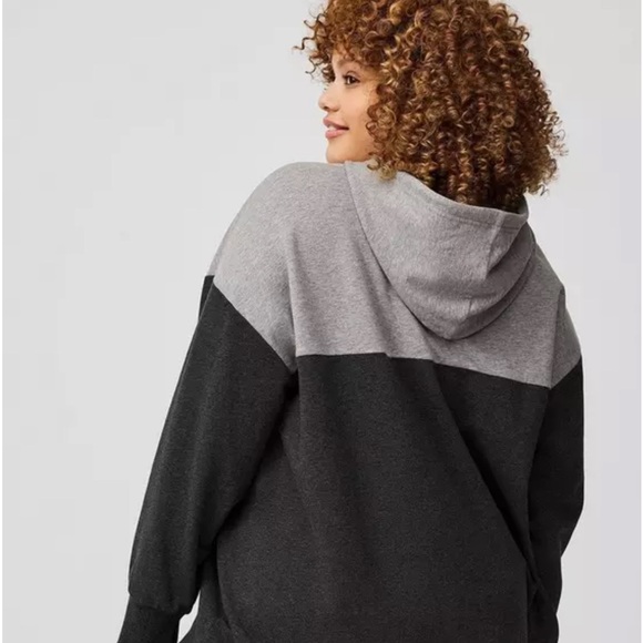 Torrid Everyday Fleece Colorblock Active Hoodie - Picture 2 of 7